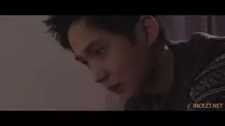 الأخ يعرّي أخته الفاقدة للوعي للمتعة
