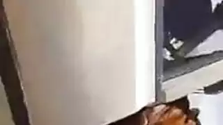 مراهق مع اطلالة فى المتور
