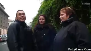 حفلة جنس جماعية تضم عاهرة سودانية مراهقة مثيرة