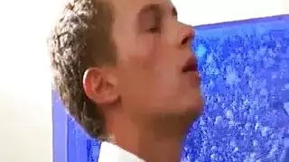 هذه الميلفات المتعطشة لا تستطيع الانتظار للمص والبلع