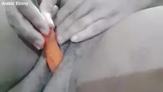 جنس فردي صريح: استمناء عربية سمراء باستخدام ديلدو آلي