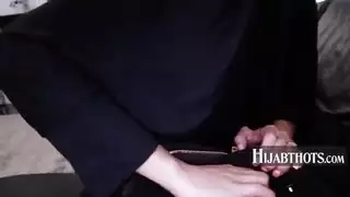 فيكتوريا يونيو تتلذذ بأثداء الفتاة العربية الضخمة مع قضيب آيك ديزل