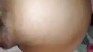 هدية xxxmas: هذه الكلبة تريد قضيبًا صلبًا في فتحتها الزلقة