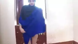 ابنة نائب الرئيس الحارقة تتعرض للضرب الجنسي من معلمها المسيطر