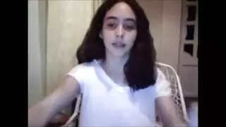 بنت مراهقة تفرك بزازها اماً الكام