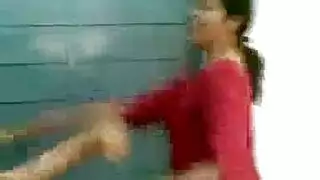 فعل مثلية بين مراهقات: لعق وجماع في الفصل الدراسي