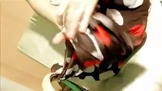 سكس محارم اخوات من غير ماتاخد بالها بيصورها وهي بتضرب بتضرب سبعه ونص وبتشوفو وبتخليه يتعامل معاهي مصري