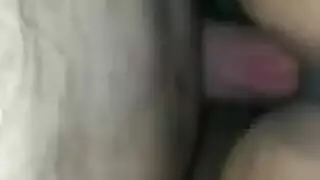 عاهرة مصرية دينا تبلع الزب وتركبه بقوة