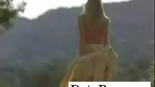 كان من المفترض أن تدرس الكتاكيت الصغيرة لامتحاناتهم ، لكن بدلاً من ذلك كانوا يستمتعون أثناء قيامهم بذلك