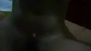 هي مثارة جدًا تلعب بكسيها وتتوسل من أجل سائله