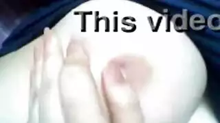 تم تدليك أثداء امرأة فارسية ناضجة حتى تتوسل للحصول على قضيب